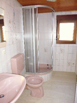 Badezimmer DG mit Dusche -M