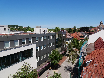 Blick auf die Bahnhofstrae- M