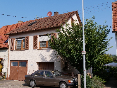DHH mit Garage-M