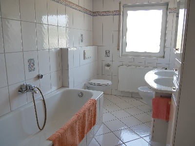 Groes Badezimmer- M
