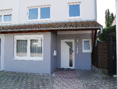 Haus- und Garteneingang- M